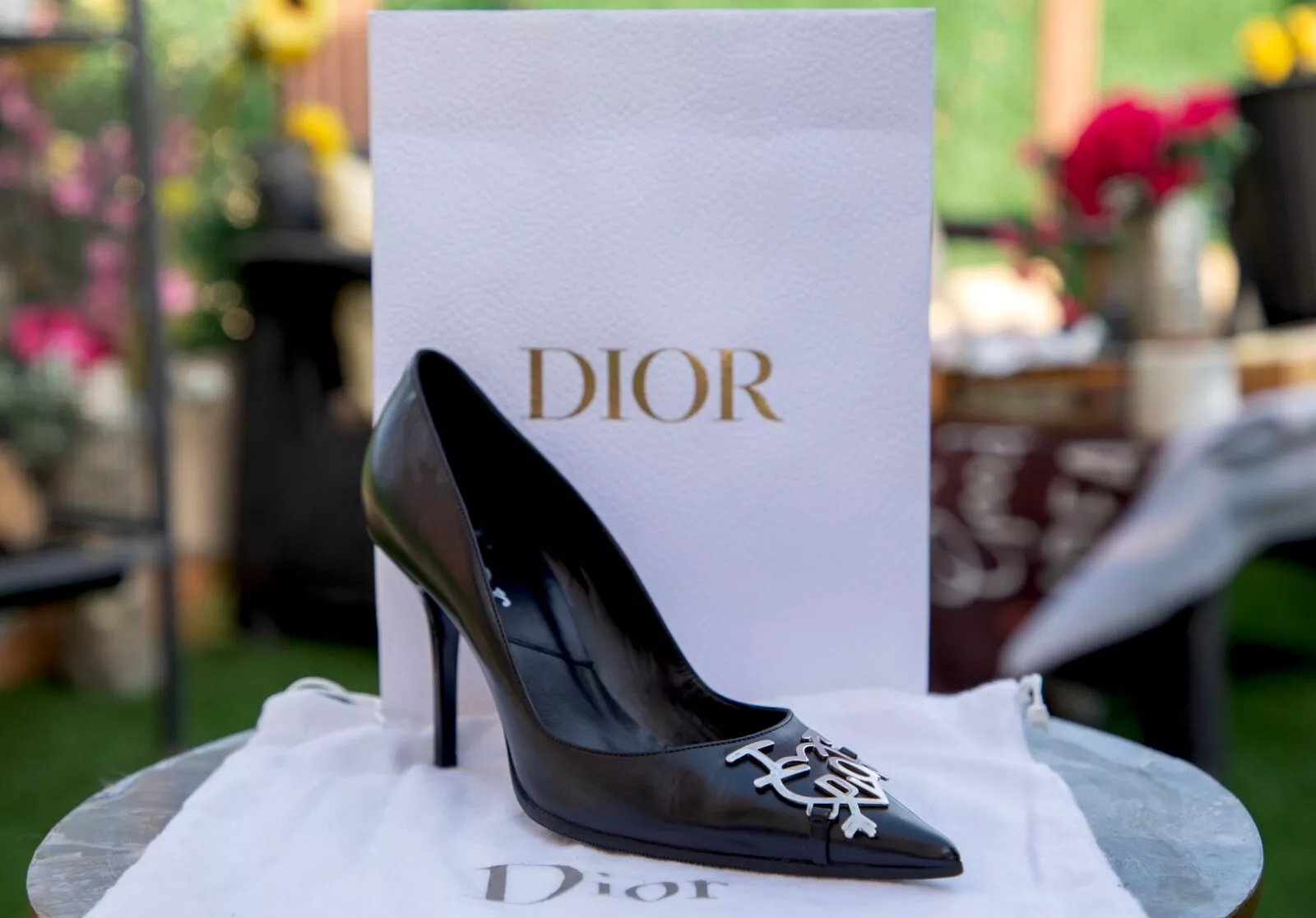 Escarpins Dior cuir noir Dior plaque bout pointu pointure 36,5