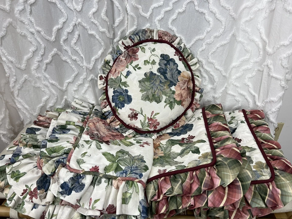 Fundas de almohada con volantes florales a cuadros personalizadas (4) con almohada decorativa cabaña vintage Foto 2 de 4