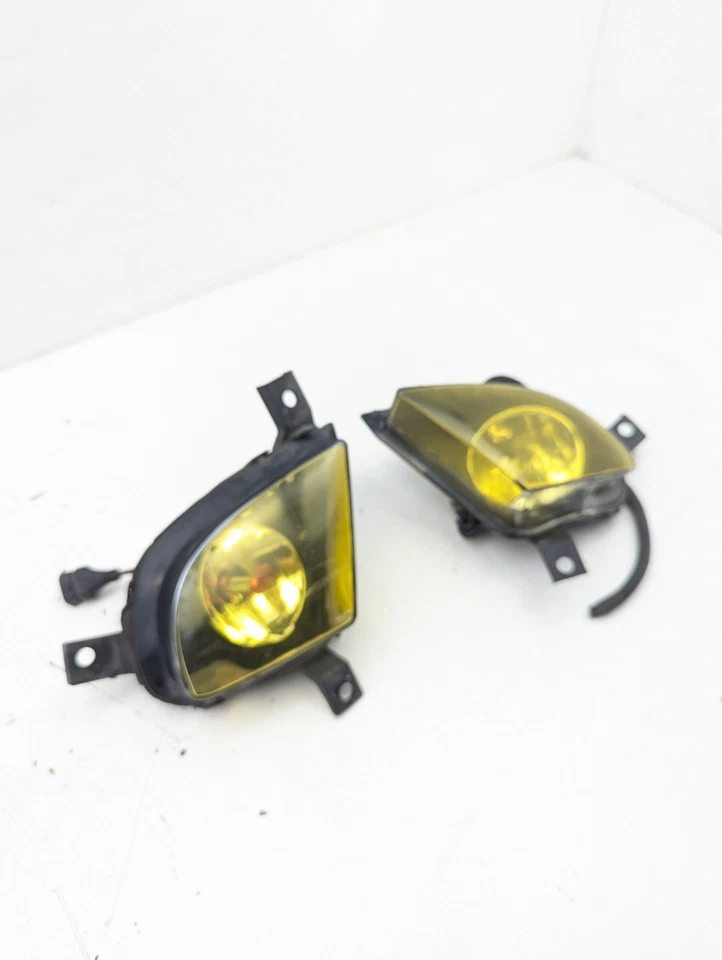Par de luces antiniebla BMW 335i E90 2011 (amarillo) *pestaña Foto 4 de 4