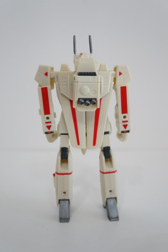 TOYNAMI MACROSS VF-1J VALKYRIE HIKARU ICHIJO 1/100 ACTION FIGURE TRASFORMABILE - Foto 10 di 17