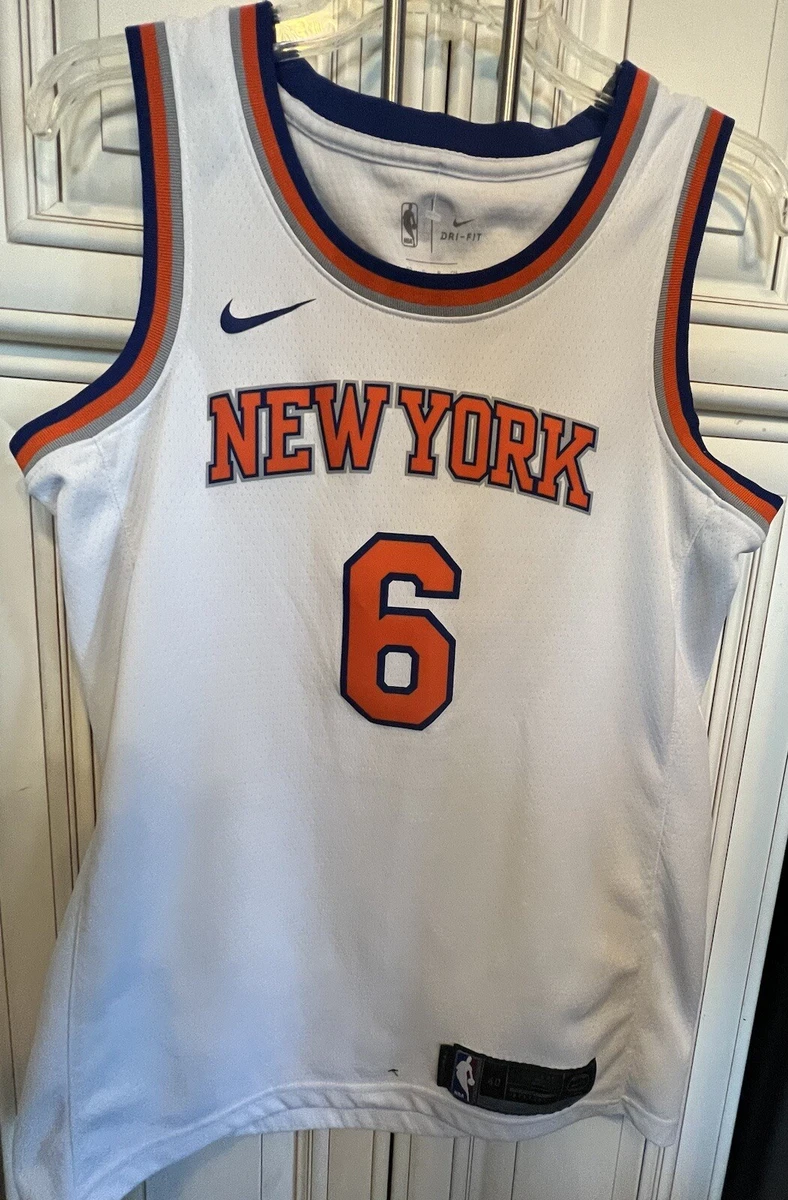 Nike Men s New York Knicks Kristaps Porzingis 6 White Jersey Size