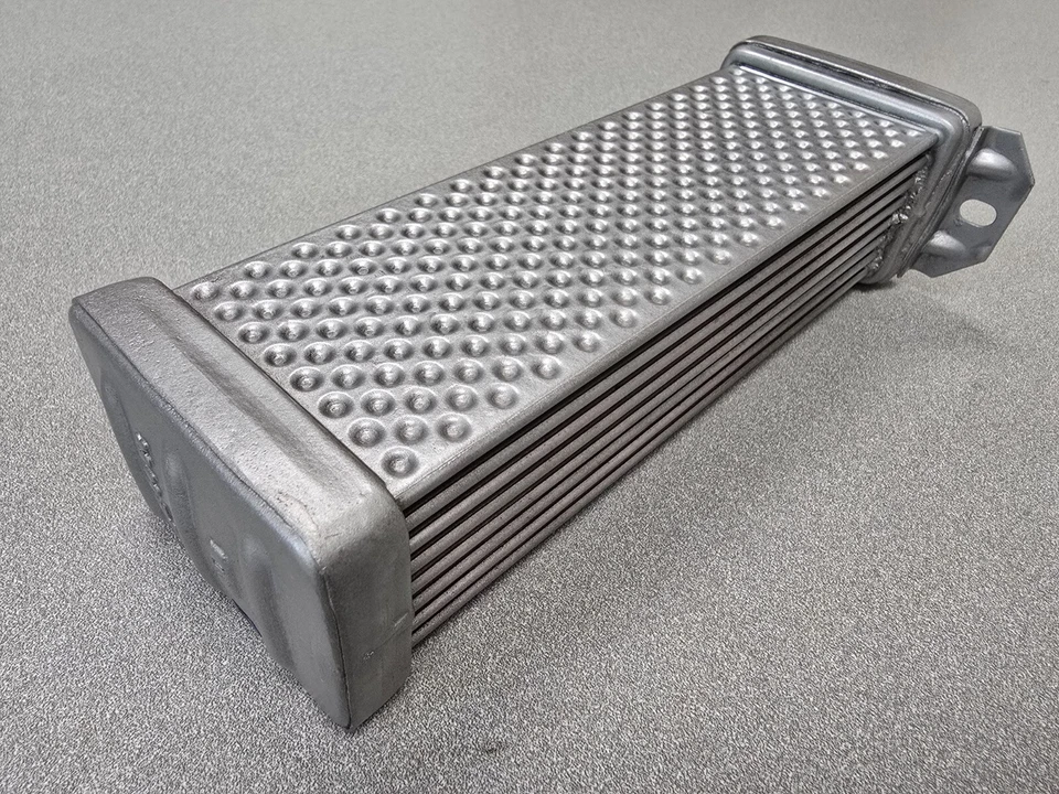 BONITO ENFRIADOR DE ACEITE USADO ORIGINAL CON LOGOTIPO BEHR PORSCHE 356A 356B T5 8 FILAS #23 9/60 Foto 2 de 4