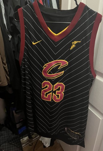 LeBron James Cavaliers Jersey Nike Size XL