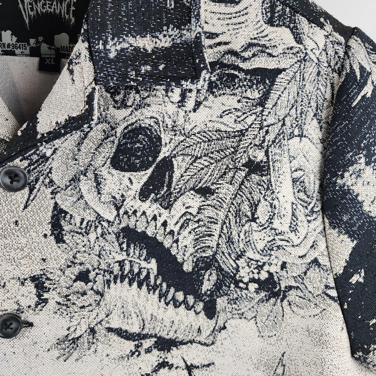 Rebel Vengeance Jacket Mens XL Multi Skull Tapestry S/S Button Up Halloween NWT - product detail image 6