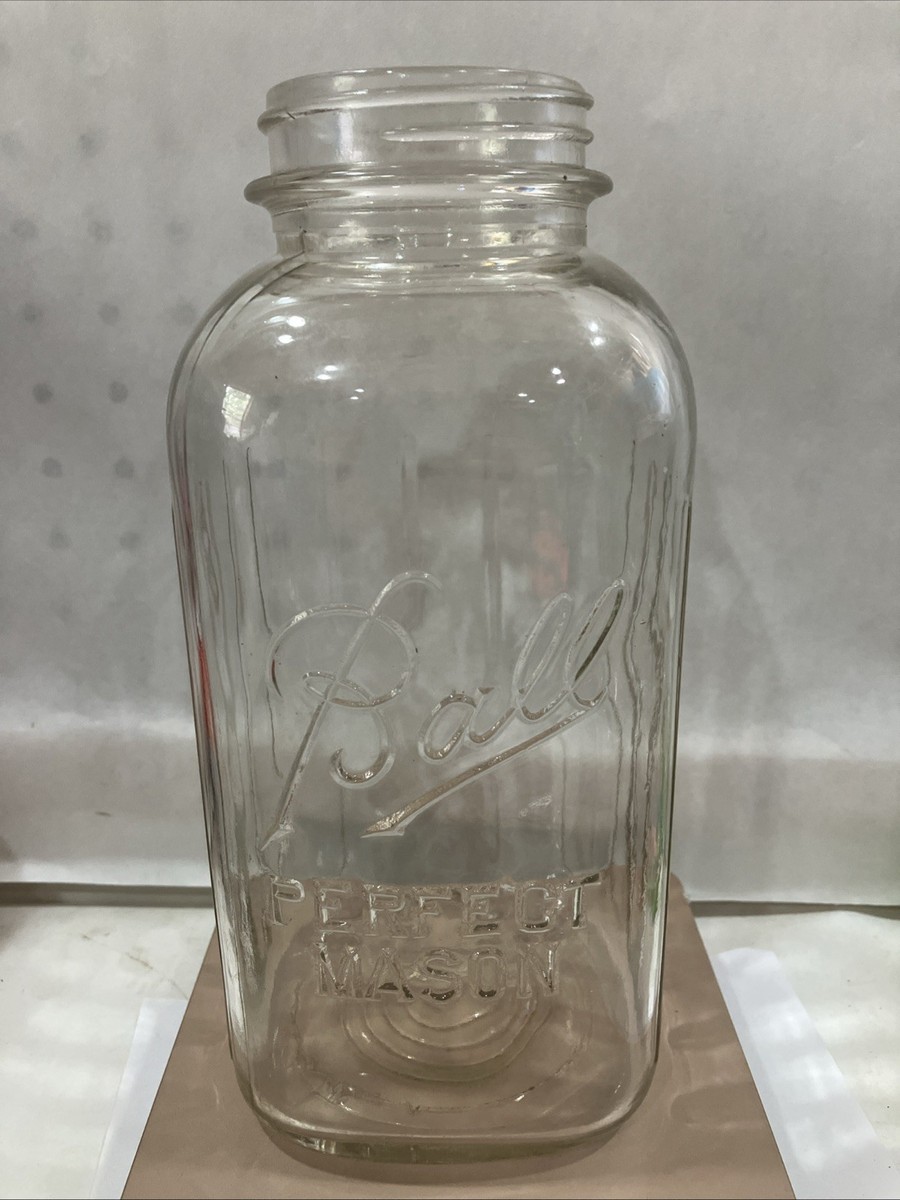 VINTAGE BALL PERFECT MASON SQUARE RIBBED 1/2 GALLON JAR 1933-1962