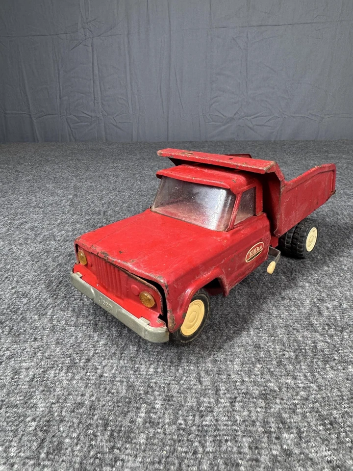 老式 Tonka 吉普自卸车红色钢压 20 世纪 60 年代明尼苏达玩具车 — 第 2/4 张图片