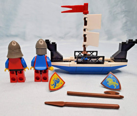 LEGO Castle Guard 6035 and King's Oarsmen 6017 both from 1987 - please read