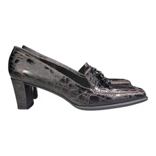 STUART WEITZMAN Brown Patent Croc Embossed Heels w/Tassel Accent 6 W