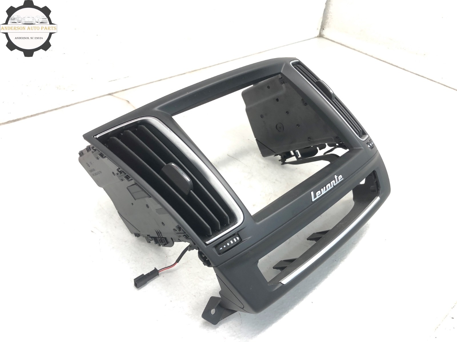 2017-2020 MASERATI LEVANTE CENTER DASH AC HEATER CLIMATE CONTROL AIR VENT GRILLE
