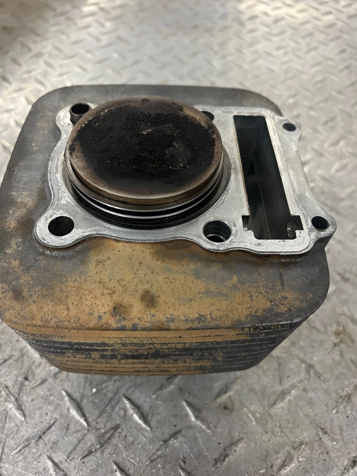 Suzuki Ozark 250 2006 cilindro pistón Foto 3 de 4