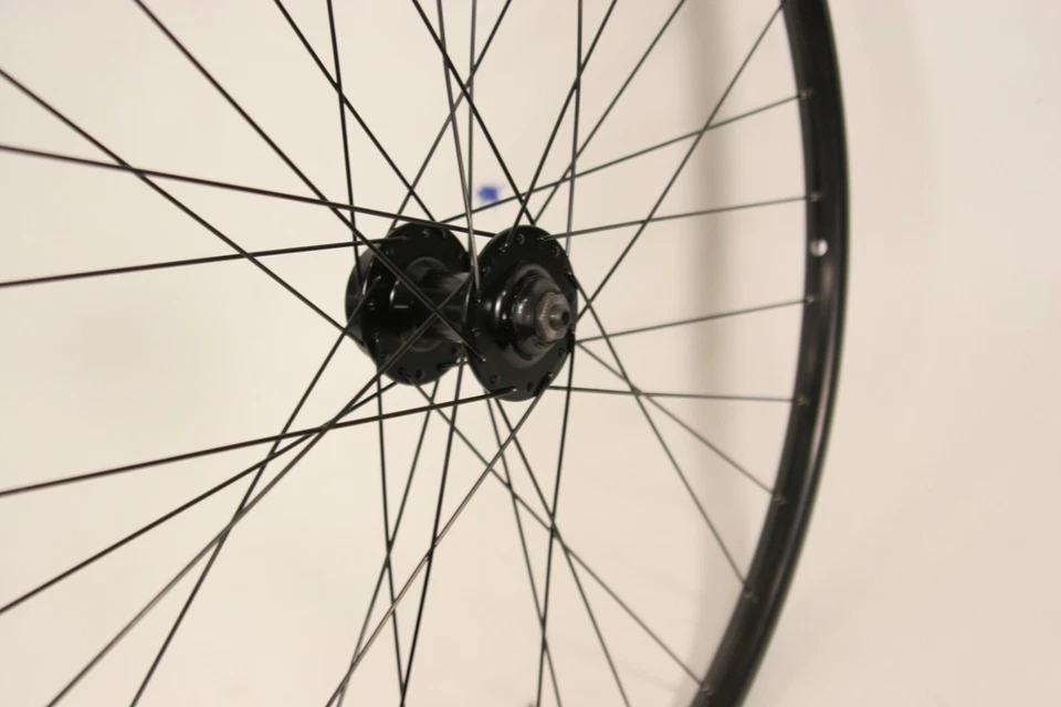 Oval Vera Terra 700c DPD16 Disc Front Wheel 6 Bolt 100x10mm QR 32h No Labels F81 - Image 4 of 4