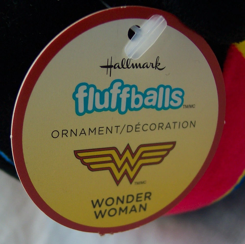 HALLMARK FLUFFBALLS DC Comics MUJER MARAVILLA BOLA DE PELUCHE ADORNO Juguete de Peluche NUEVO Foto 3 de 4