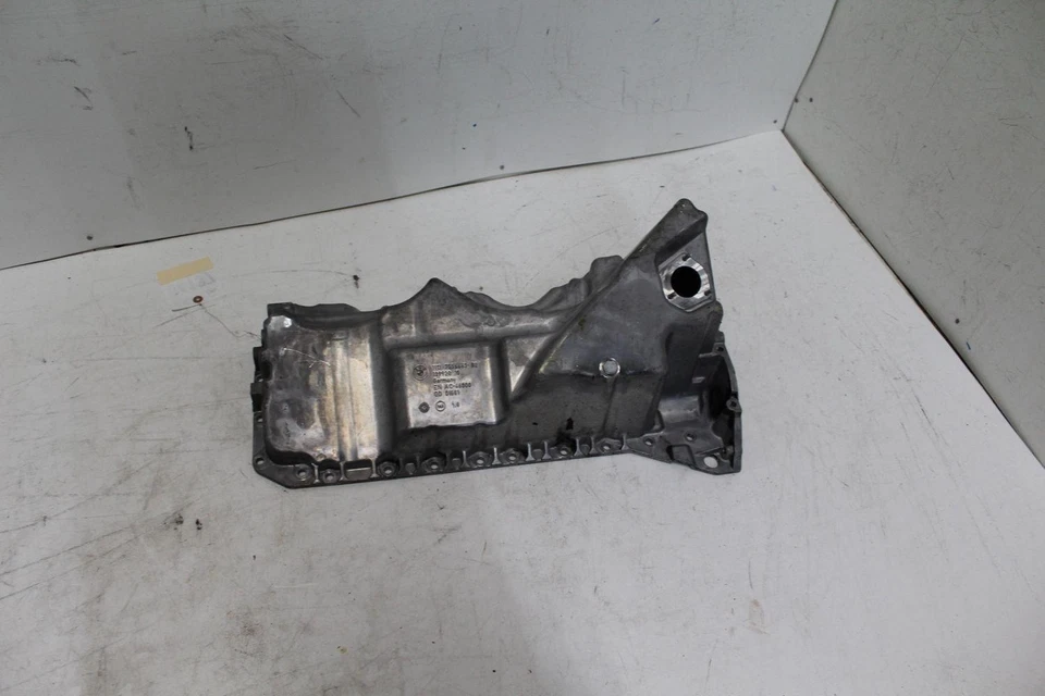 Cacerola de aceite BMW 740I 11 12 13 14 15 Foto 3 de 4