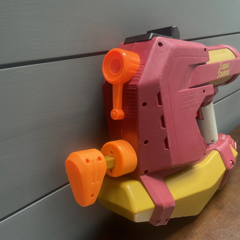 Marvel Iron Man 2 Stark Industries 2009 Super Soaker Water Squirt Gun (TESTADO)!! - Imagem 3 de 4