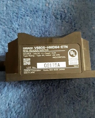 Omron V680S-HMD64-ETN RFID-SYSTEM-LESEGERÄT BRANDNEU IN OVP EINWANDFREIER ZUSTAND KOSTENLOSER UK-VERSAND