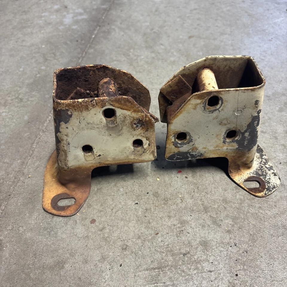 Ford Truck 1973 1979 guardabarros interior a cabina soportes de montaje par OEM F150 F250 conjunto Foto 4 de 4