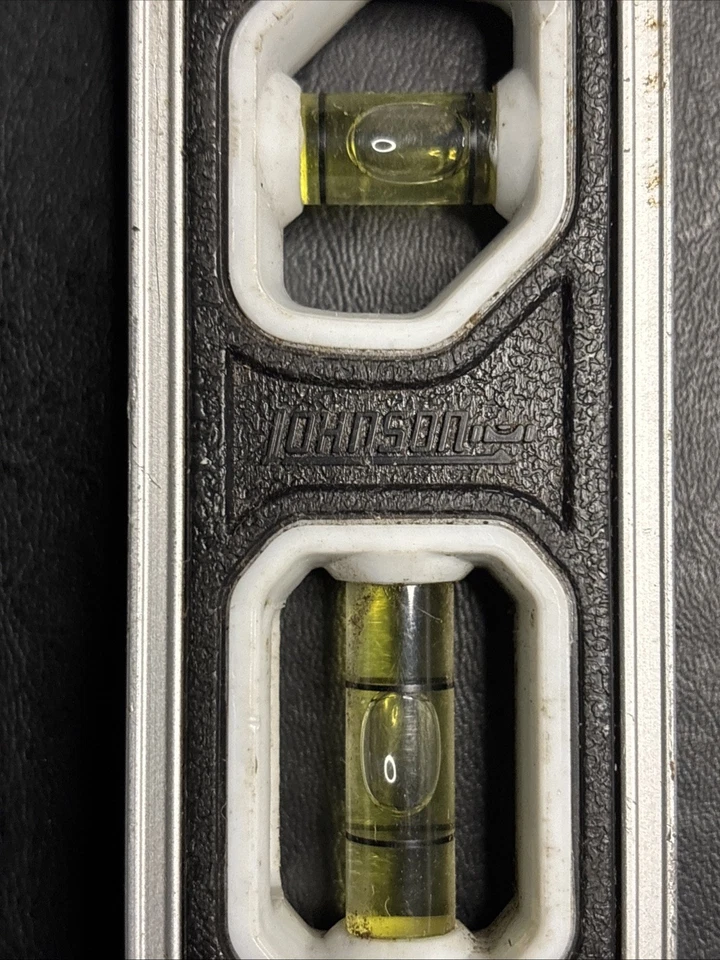 Johnson Torpedo Level 9”Tool 1421-0900 Magnetic Plastic And Aluminum Black Used - Image 2 of 4