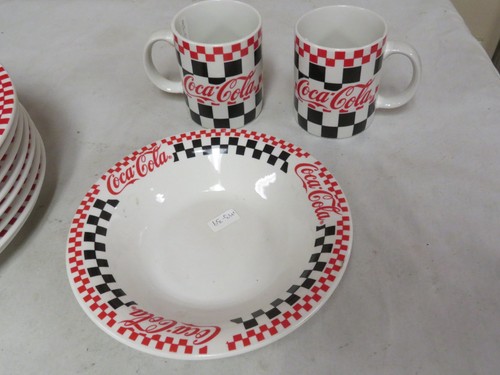 8 COCA COLA PLATES DIAMOND PATTEREN 1 BOWL & 2 MUGS NEVER USED - Picture 2 of 5