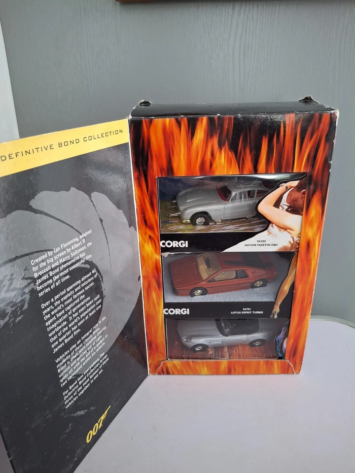 Vintage corgi 007 the definitive bond collection Model Cars In Original Box  - Image 2 of 4
