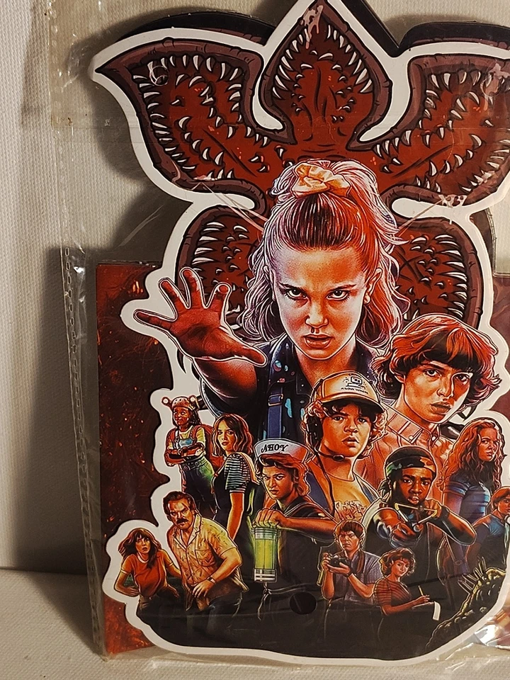 STRANGER THINGS Tema Feliz Cumpleaños Banner Fiesta Colgante Decoración Nuevo Foto 2 de 4