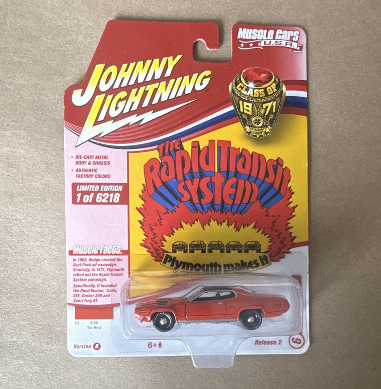 Johnny Lightning Muscle Cars U.S.A. 1971 Plymouth GTX RTS 1:64