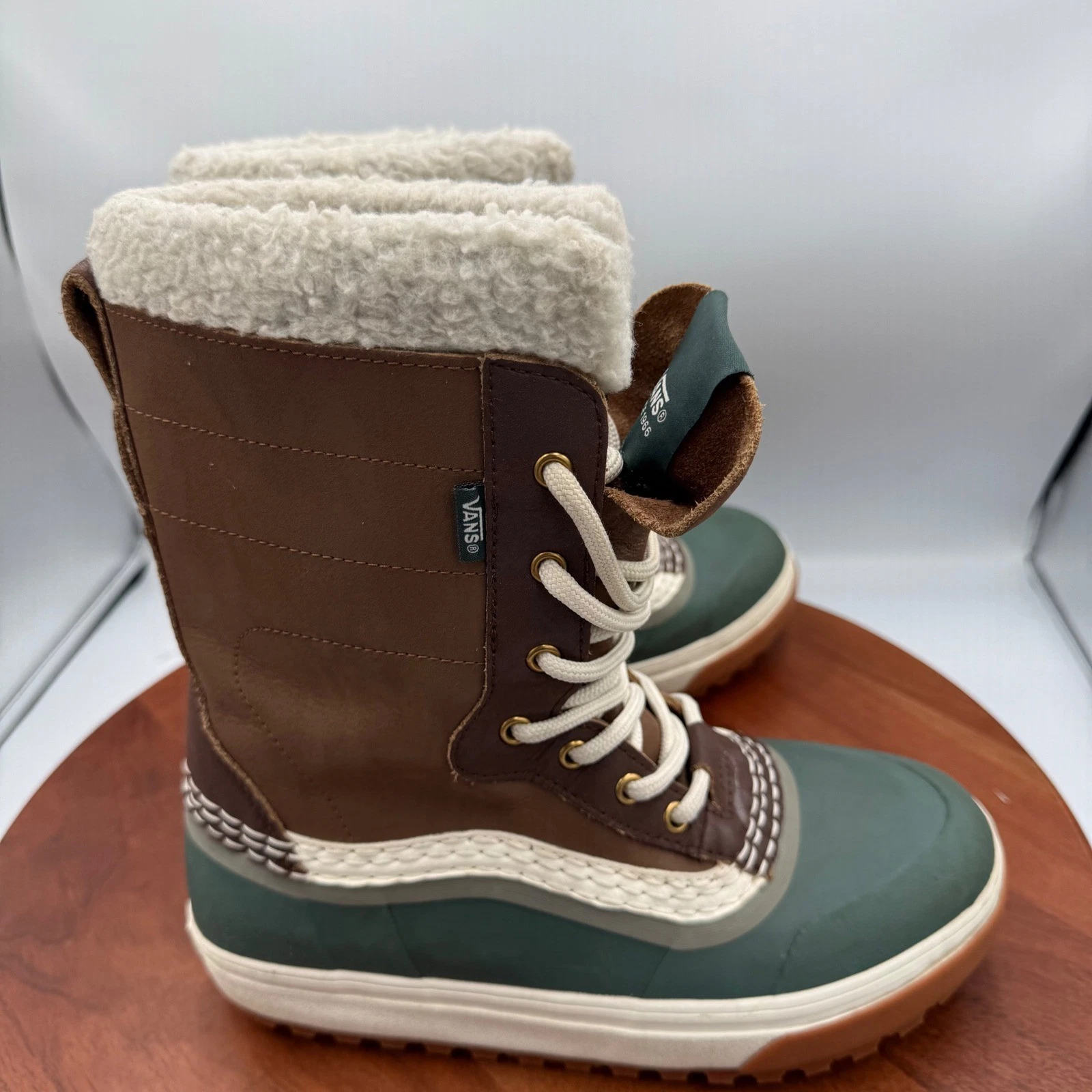 Vans Standard Snow MTE Boots Mens 7 Brown Green Waterproof Winter Duck Boots