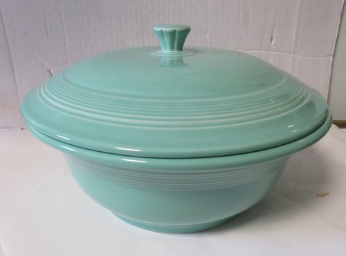 Vintage 80s Fiesta Ware Covered 9”Dish with Lid Sea Mist Teal Green. USA - Afbeelding 1 van 7