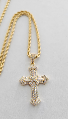 Pendente A Forma Di Croce Con Maglia Cubana Moissanite A Taglio Rotondo Da Pendente A Forma Di Croce Con Maglia Cubana Moissanite A Taglio Rotondo Da