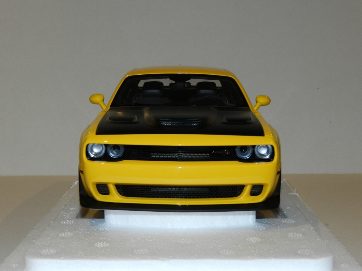 オートアート　1/18　ダッジチャレンジャー　SRT HELLCAT AUTOart 1/18 ダッジ チャレンジャー R/T スキャットパック
