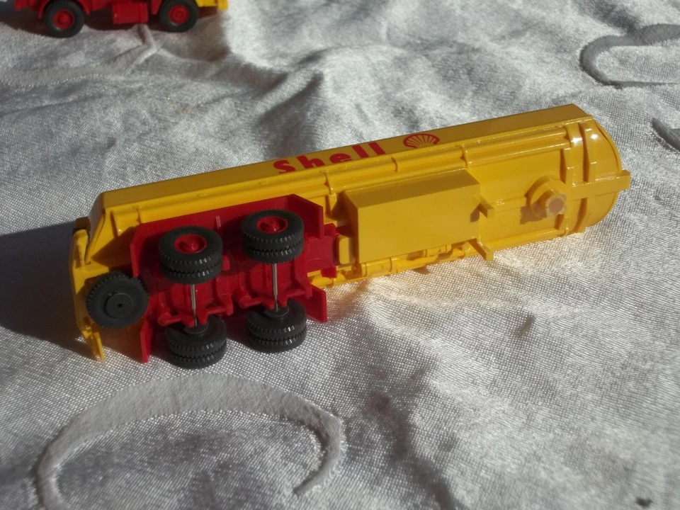 WIKING 1/87 HO SEMIRIMORCHIO FORD BOTTE SHELL 802 VEDI DESCIZIONE - Immagine 4 di 4