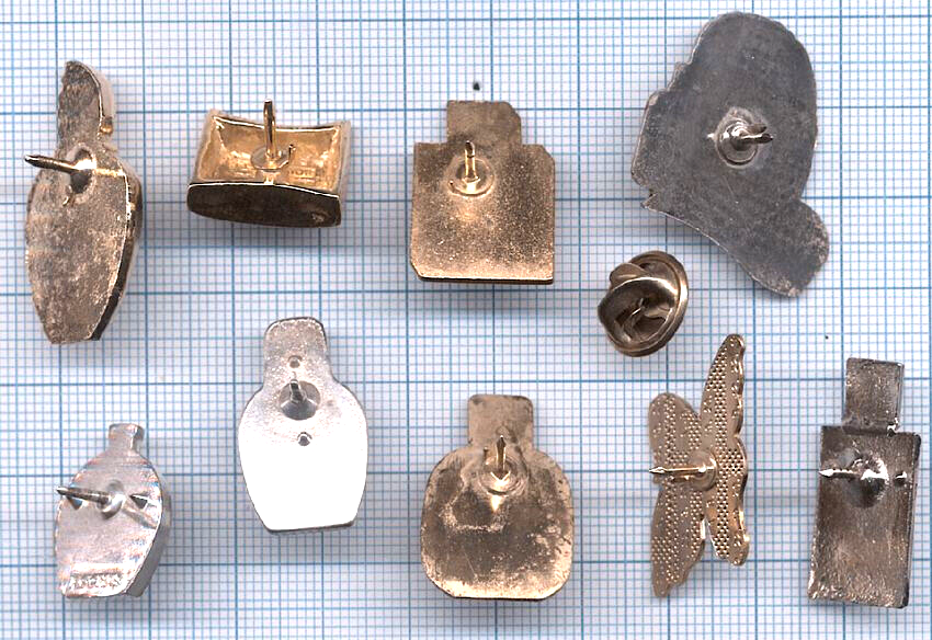 Pin's Rochas - Bijou De Couture, Neuf Avec Étiquette, Accessoire Mode