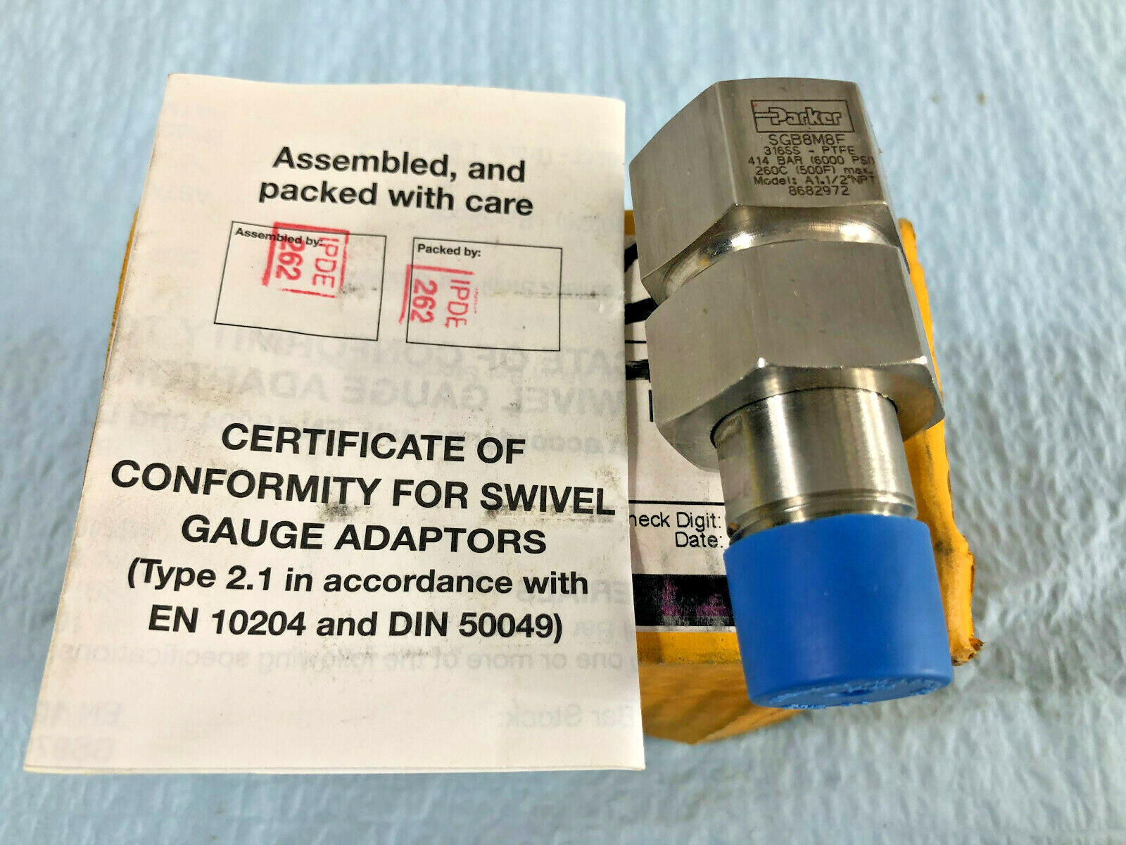Parker SGB8M8F Swivel Gauge Adapter. 316SS 1/2 NPT, Teflon Seal, 6000PSI
