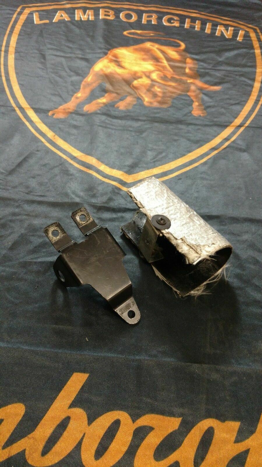 LAMBORGHINI MURCIELAGO REAR SPOILER MOTOR BRACKET AND COVER OEM 410827992