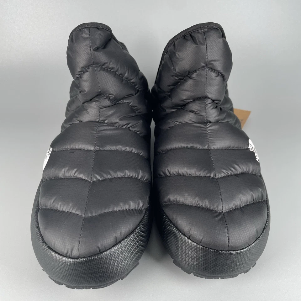 Botín de tracción The North Face ThermoBall para mujer 10 botas chukka negras sin cordones Foto 2 de 4