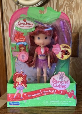 Strawberry Shortcake Herself Dancin  Cuties Doll Playmates 2007 Dancing