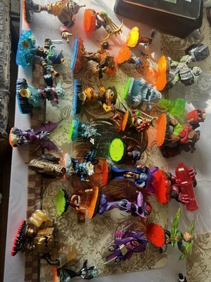 Activision Skylanders Figure Lot w/ Carrying Case