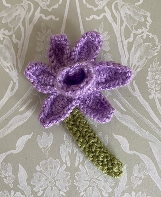 Handgestrickte Flieder Blume Floral Brosche Ostern Frühling Muttertag Geburtstag Geschenk