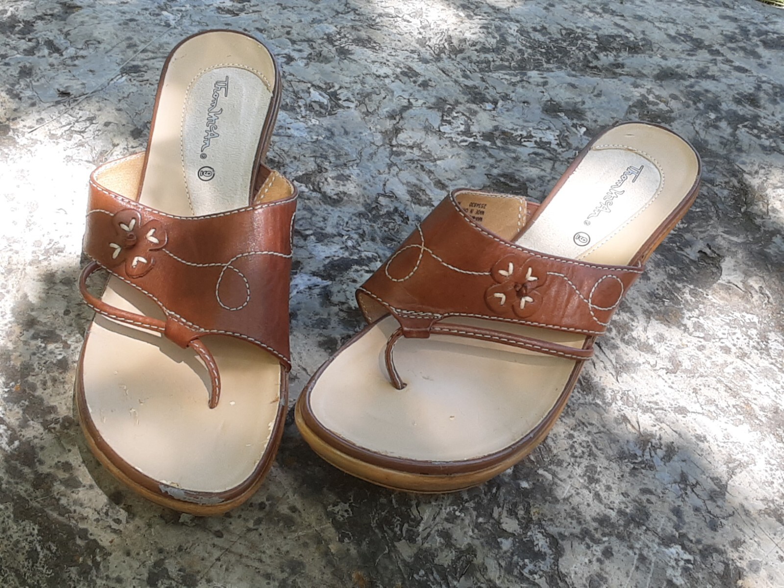 womens sz 9 summer beach Thom McAn 