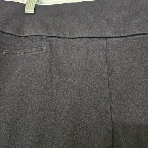 St Johns Bay Black Flat Front Pull On Stretch Capris Size 12 EUC - Picture 3 of 11