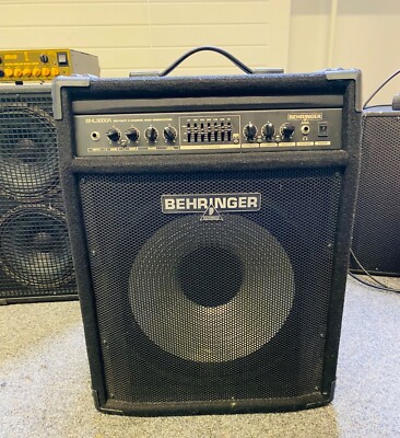 Basscombo 15'' Behringer BXL3000A