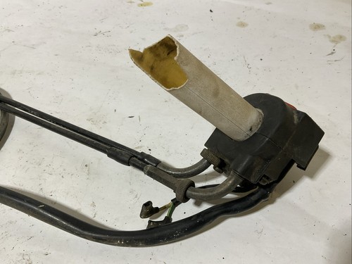 1982 Honda CB 900F Throttle Assemble- Cables- Damaged - Picture 4 of 8