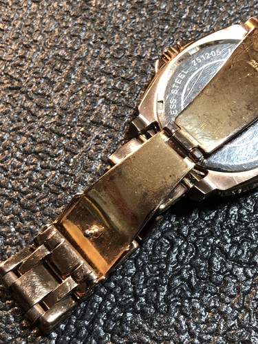 Michael Kors Women’s Watch MK5692 Crystal Scratches Runs Parts Or Repair - Picture 8 of 16