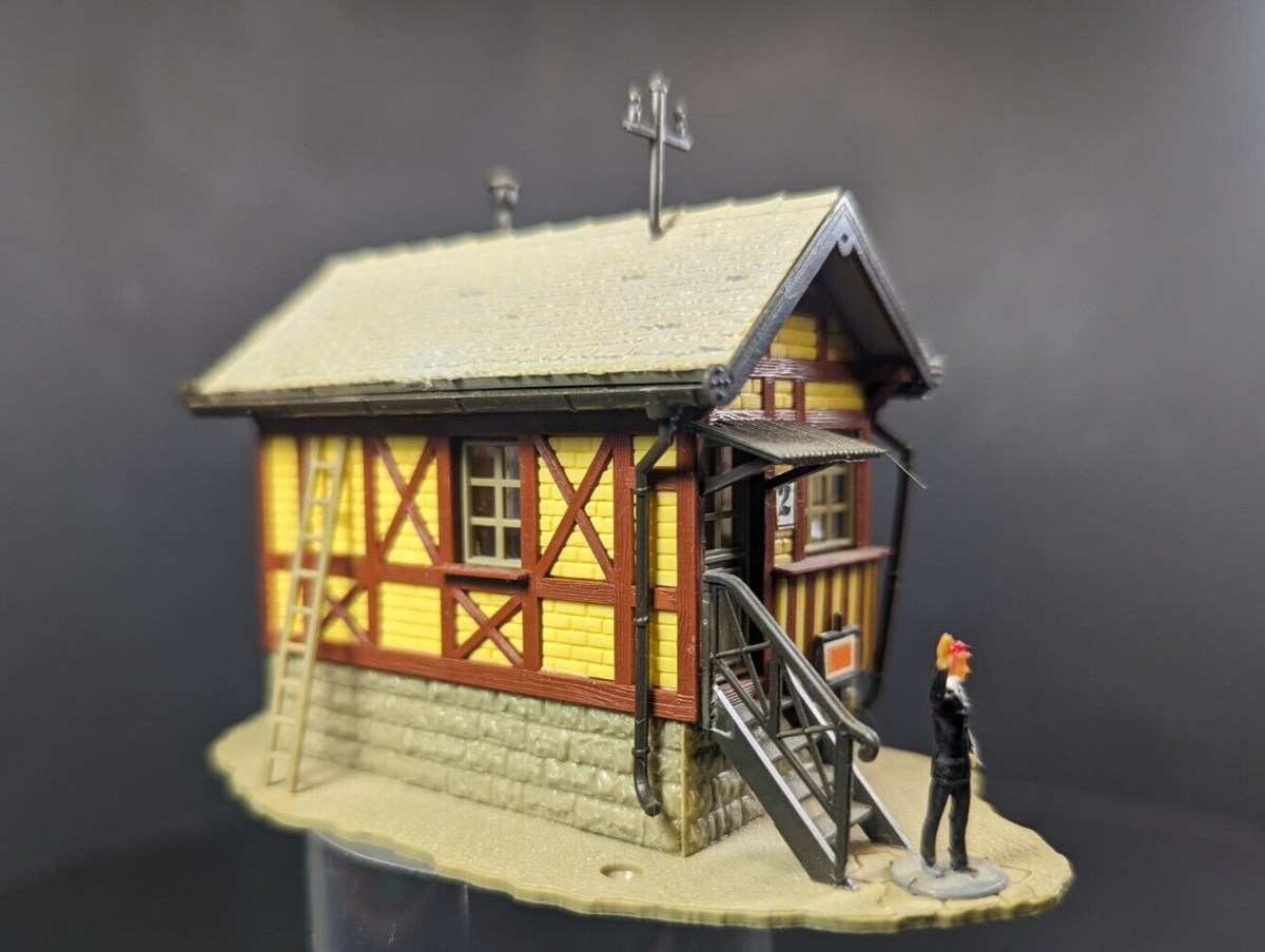 VOLLMER 5730 Signal Box Riedlingen Haus Crossing Shed HO