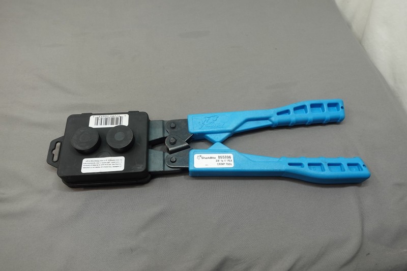 SHARKBITE PEX CRIMP TOOL KIT ( 3/8",1/2",3/4" & 1") CRIMPING RINGS- NEW # 865896