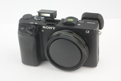 Sony Alpha 6300 ILCE-6300 Gehäuse Schwarz A6300 mit 24,3MP 12.199 Klicks