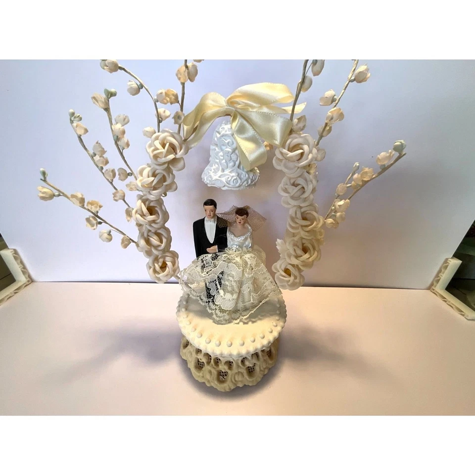 Amazing vintage wedding cake topper; ornate and beautiful must see - Image 2 of 4