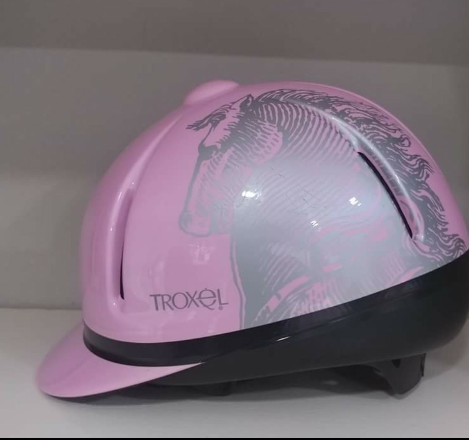Pink troxel riding helmet medium Pink troxel riding helmet medium