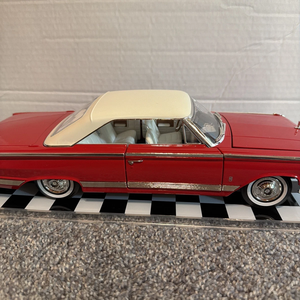 Road Signature Mercury 1:18 Scale Diecast & Toy Vehicles Just