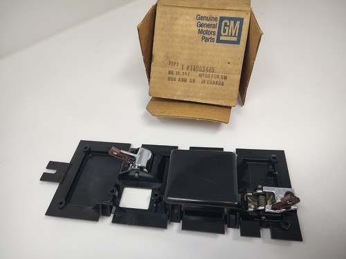 1982-1990 GM Left Door Handle Assembly Front Side Lock 14063445 OEM Genuine NEW - Picture 3 of 6