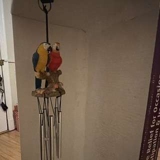 Carillon a vento pappagallo uccellino metallo multicolore decorazione da appendere esterno tubi metallo 18 pollici
